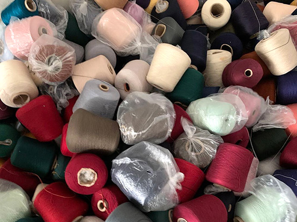 庫存紗線回收現(xiàn)場(chǎng)